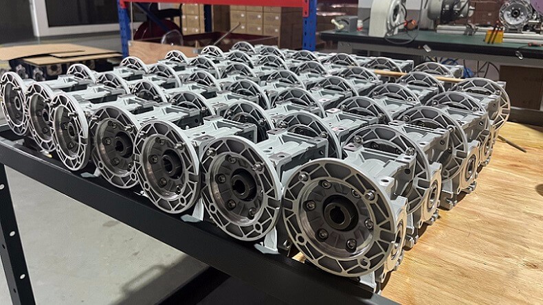 上海艾思捷蝸輪蝸桿減速機一般作用是什么？