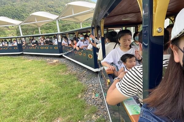 秋高氣爽，大家跟隨艾思捷一起團(tuán)建去呀.jpg