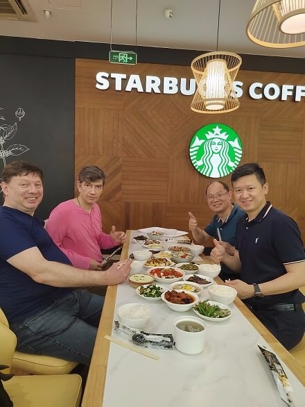 與客戶進行簡單的午餐。.jpg